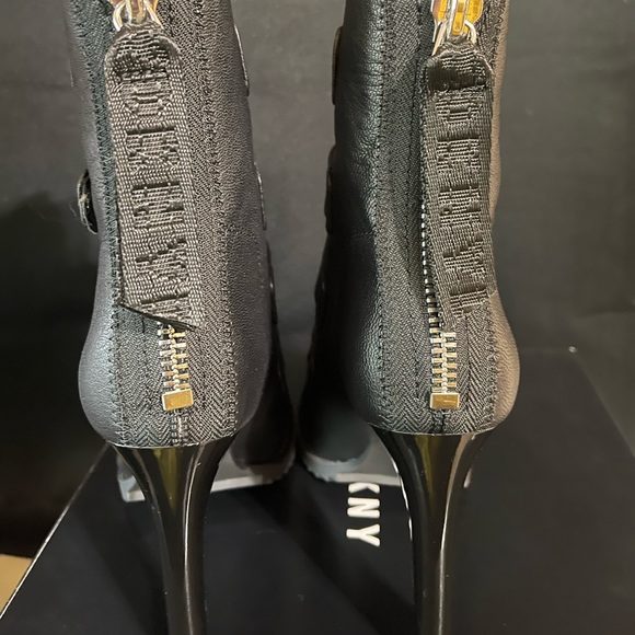 Like new DKNY Blake Sandal / bootie sz. 7 - Picture 5 of 7